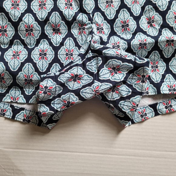 Crown & Ivy shorts size 12P mid rise preppy summer beach casual petite floral - Picture 9 of 13